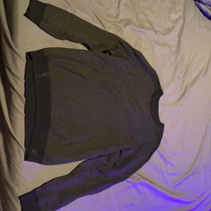 Axist large crew neck sweater